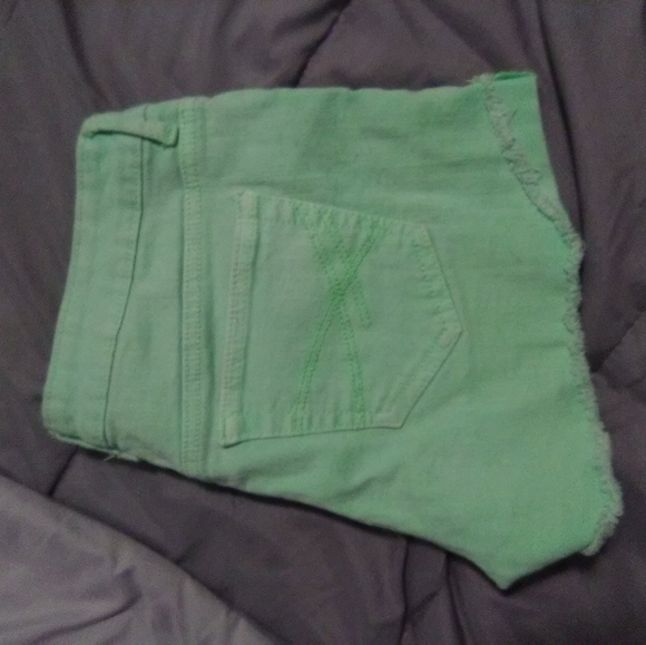 Light green shorts - Picture 2 of 2